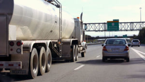 What We Need to Understand Before Purchasing Semi Truck Insurance
